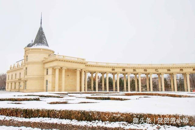 新疆有个美得像童话小镇的城堡，美食与风景一应俱全，超适合拍照