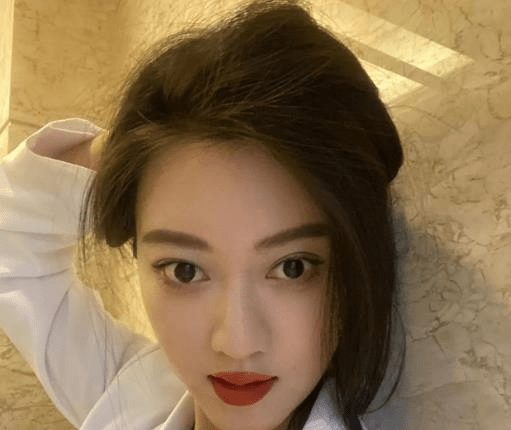 怎么样才能让女朋友发照片 84558bab8810442aa681e0e1bcd656b0.png