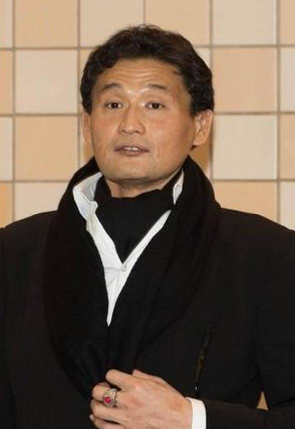 他是日顶尖相扑手,退役后减重成不老男神_贵乃花