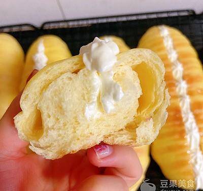 自己怎么做奶油裱花袋 abe18c50d50f40e08290d2d9e89e6a4a.jpeg