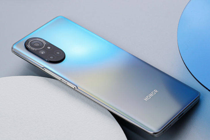 5g时代轻薄时尚手机新选择66w快充荣耀v40轻奢版评测