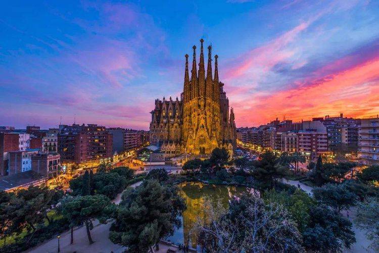 西班牙，一个充满热情活力的国度， 也是全球梦幻建筑最多的地方