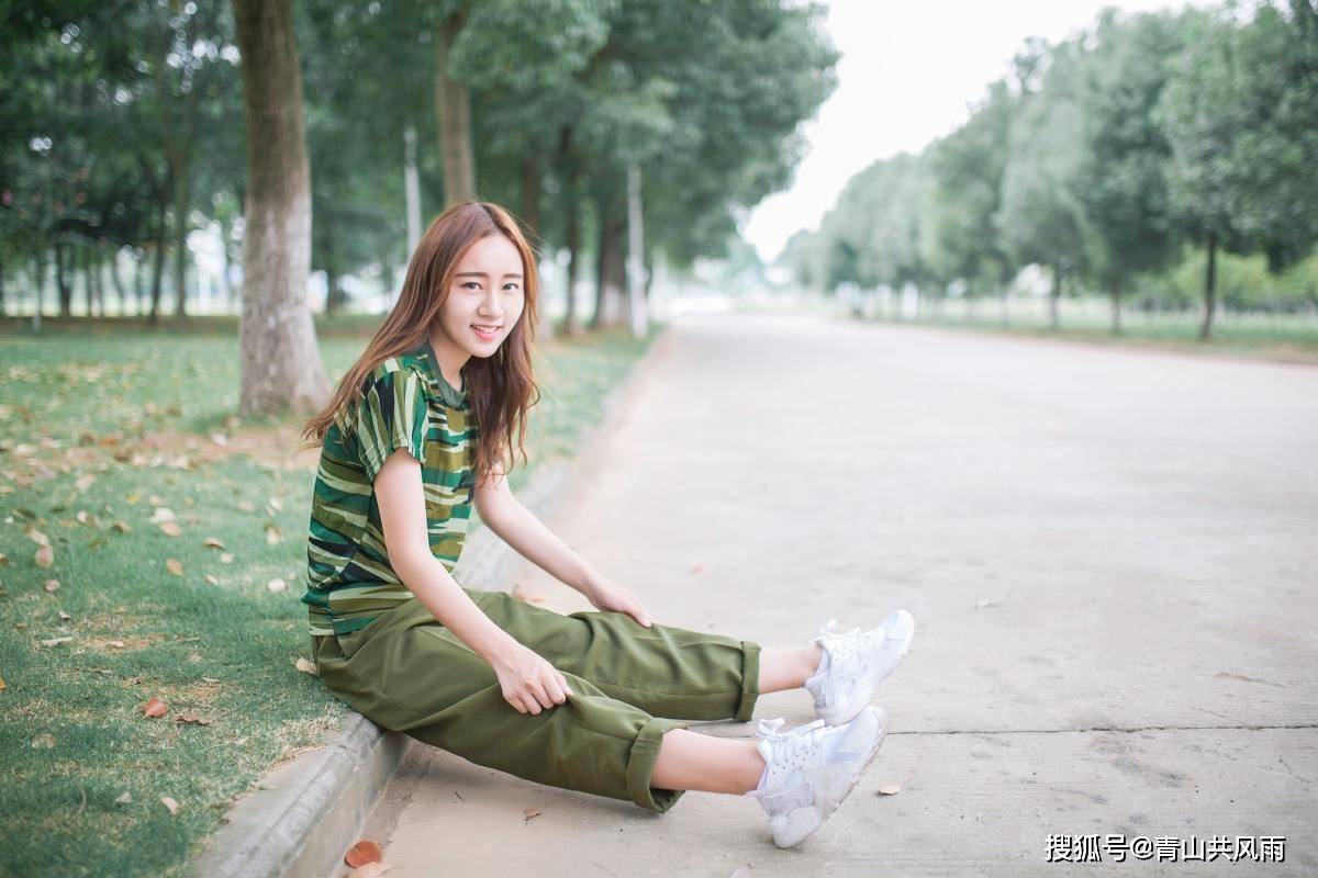 重义气,情商高,貌美如花的乙木女生,17年开始因何不顺?