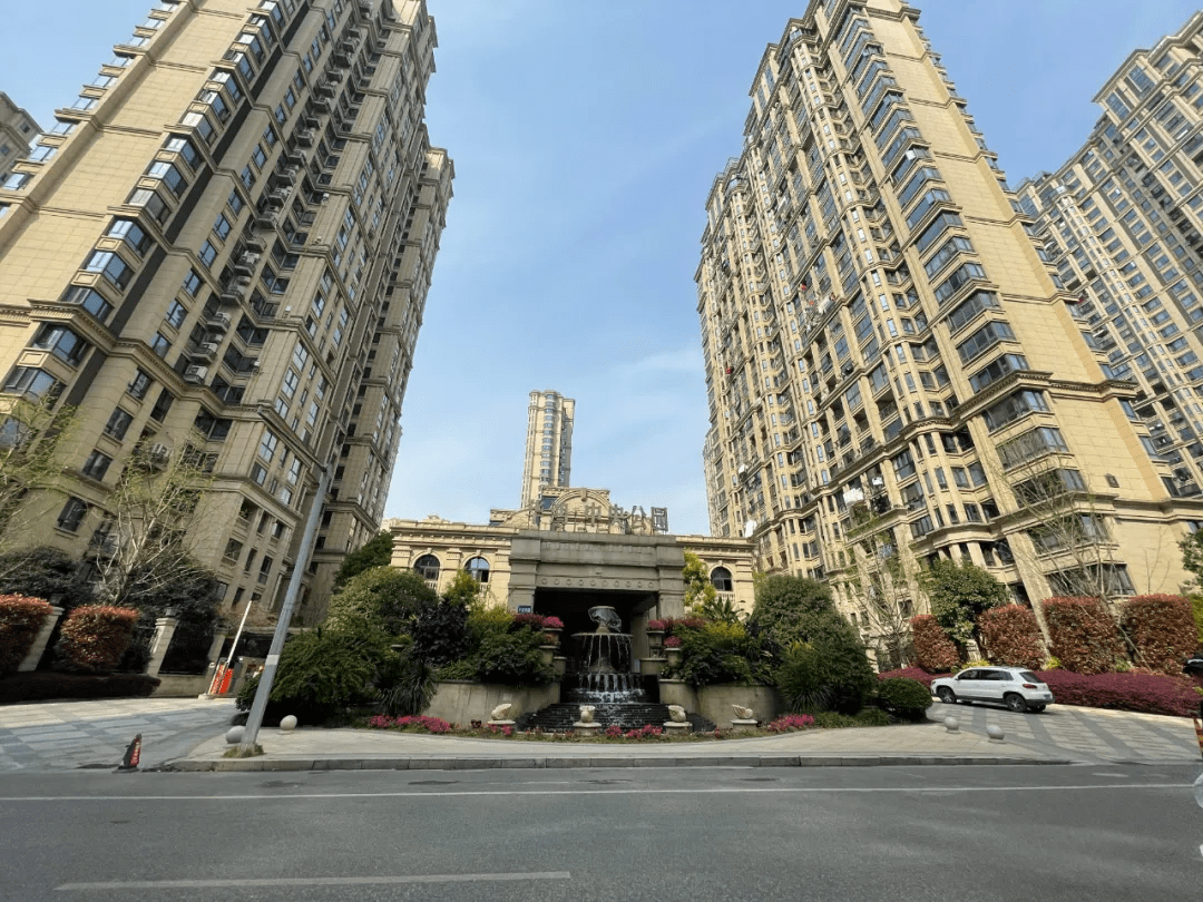 瓯海华鸿中央公园地下室电箱漏水,安全隐患谁来担责?