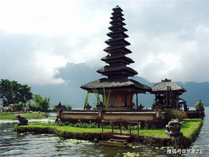 巴厘岛有名的蜡染村，以石雕著称的村庄，还能感受东南亚风情
