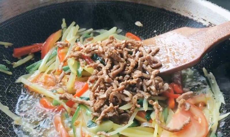 土豆丝怎么炒软糯一点 a52681d25f44481bb42e1b2c6bc769aa.jpeg