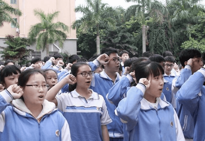 表的档次排行_大学生活费排行榜出炉,孩子穷到不敢出门