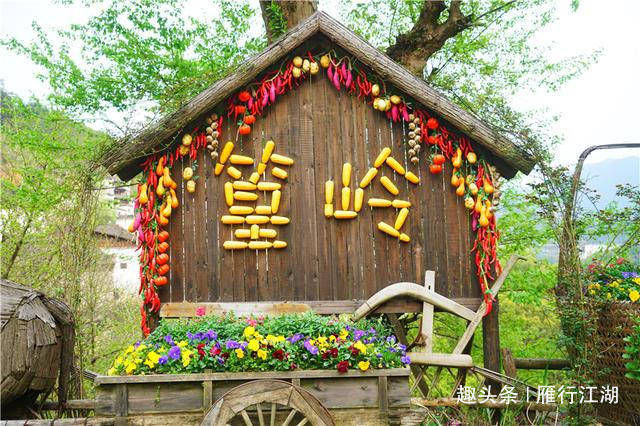 寻找中国最美的春天，江西山崖上的古村落，油菜花盛放美如仙境