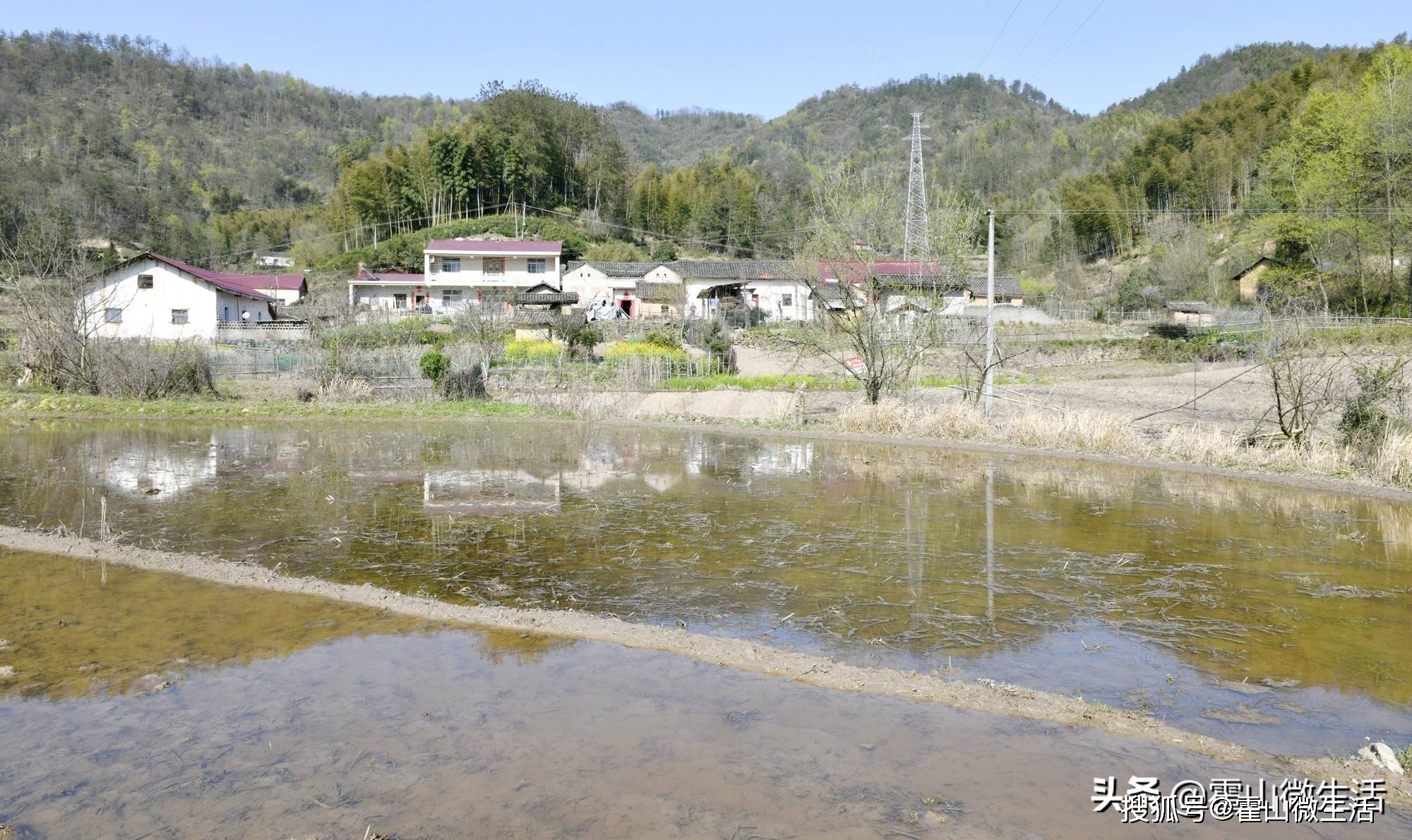 霍山漫水河镇农田修复助春耕