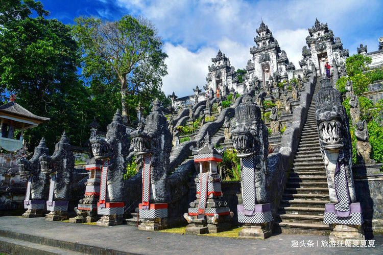 巴厘岛最火的神庙，被摄影师炒成网红，却让无数游人失望而归