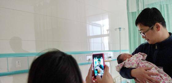 宝宝几个月可以竖着喂奶 72ce60c07d2d411197ac5a95e566914e.jpeg