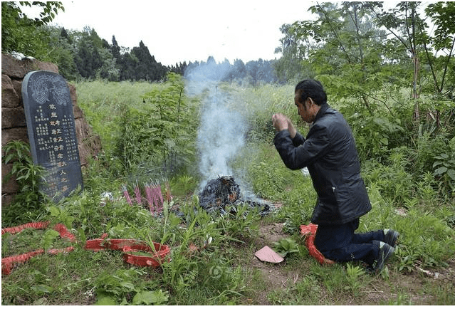 農村俗語墳前萬物生土堆先富後貧子孫虧是啥意思有道理嗎