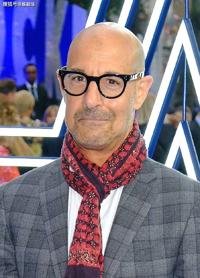 1/ 12 大卫·田纳特,斯坦利·图齐,莉迪娅·韦斯特,多莉·韦尔斯主演