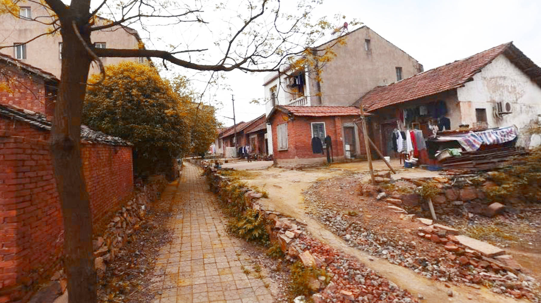 武汉远城区有条黄陵北后街：遍布村落民房，宛若30年前老旧乡镇