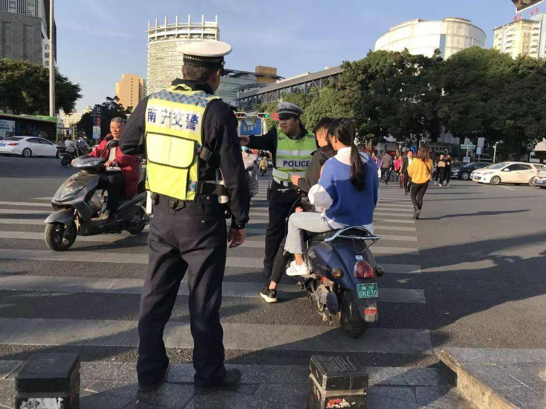 电动车四禁已正式实施交警提醒抓到直接罚款绝不姑息