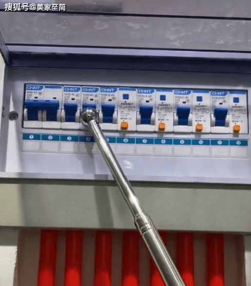 如何装空调管 79202a359f4f4501a66e2047dcb8b67f.png