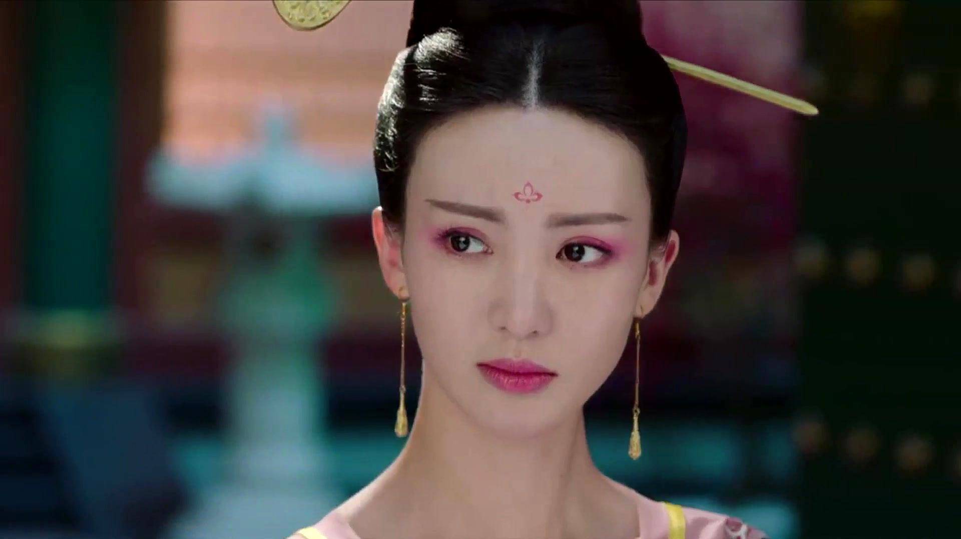 明明长相惊艳,穿起古装却惨不忍睹,长的很漂亮却不适合演古装_舒淇