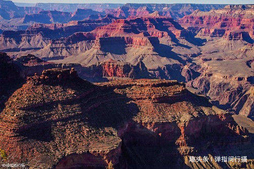 美国最神奇的大峡谷，沟壑纵横，色彩斑斓，堪称“地质教科书”