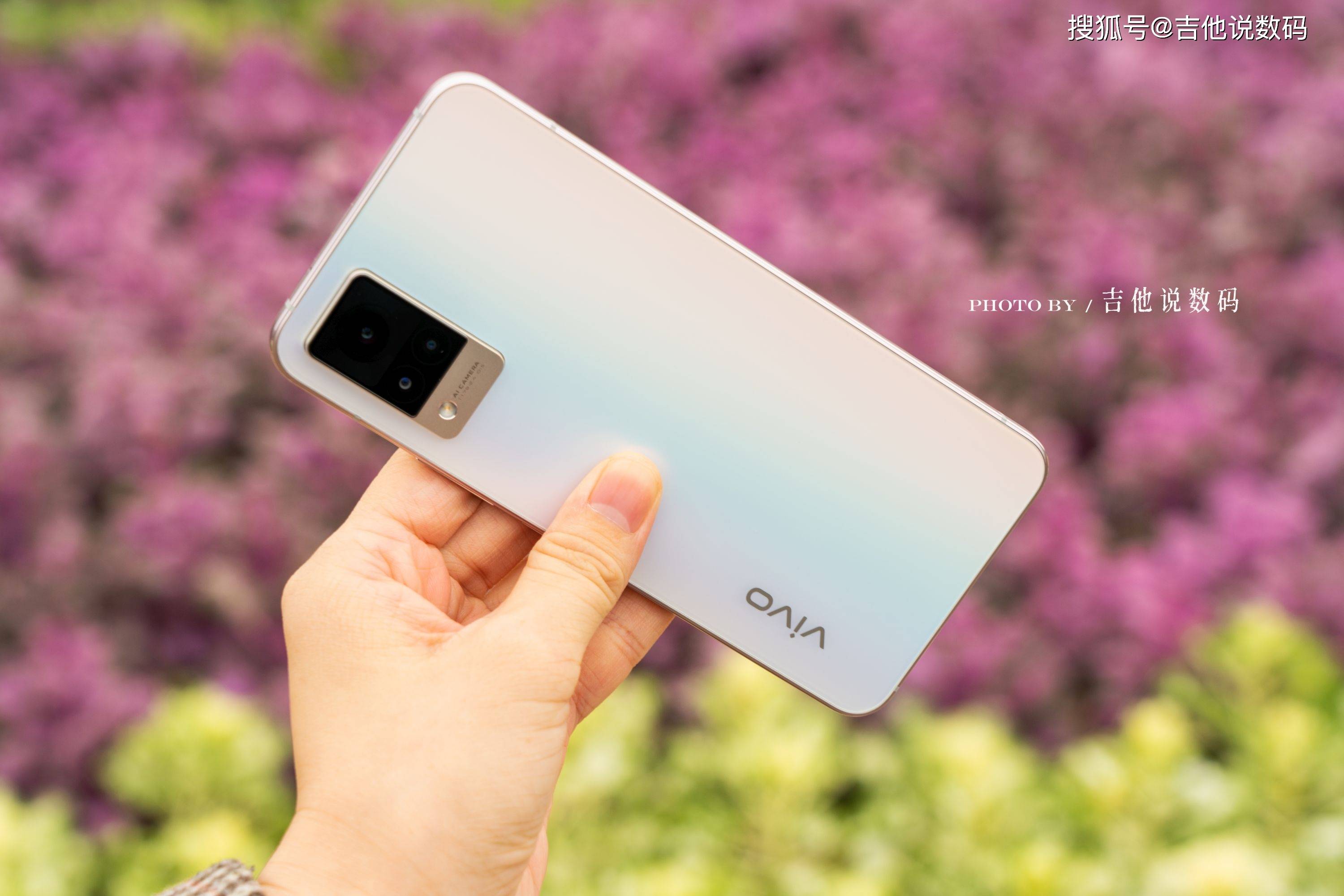 原创讲真,vivo s9这个朝露白真的一点都不"白",漂亮极了!