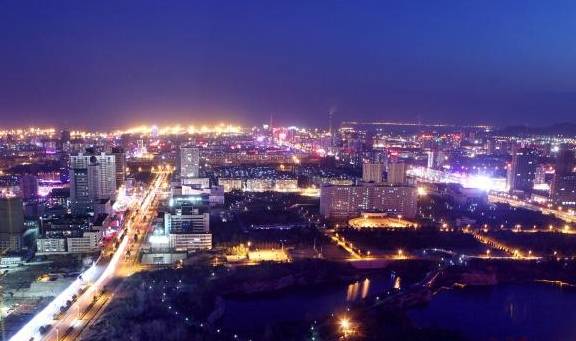 传说中的不夜之城，无辣不欢，兼容并包的重庆山城拥抱世界
