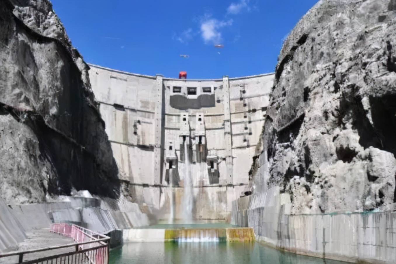 青海“巨无霸”水电站，号称“黄河第一水电站”，比龙羊峡更壮观