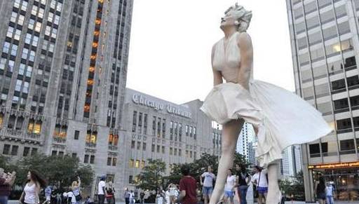 全球最“性感”雕像，耗资500万被拆，只因游客行为惹人“脸红”