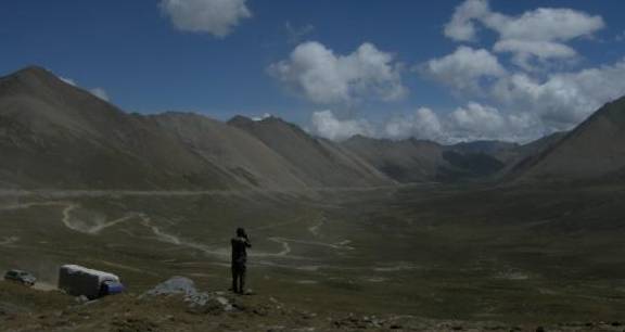 你知道：川藏南线上，海拔最高的公路垭口在哪里吗？