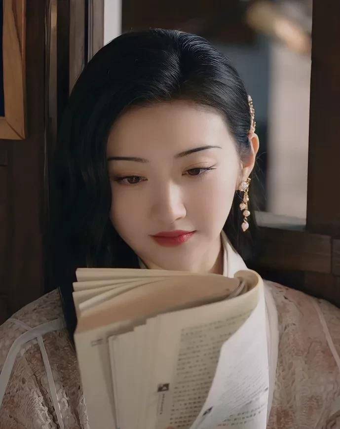 自曝 整容失败 强捧10年被抛弃 景甜这次竟然靠一件旗袍火了 嘲讽