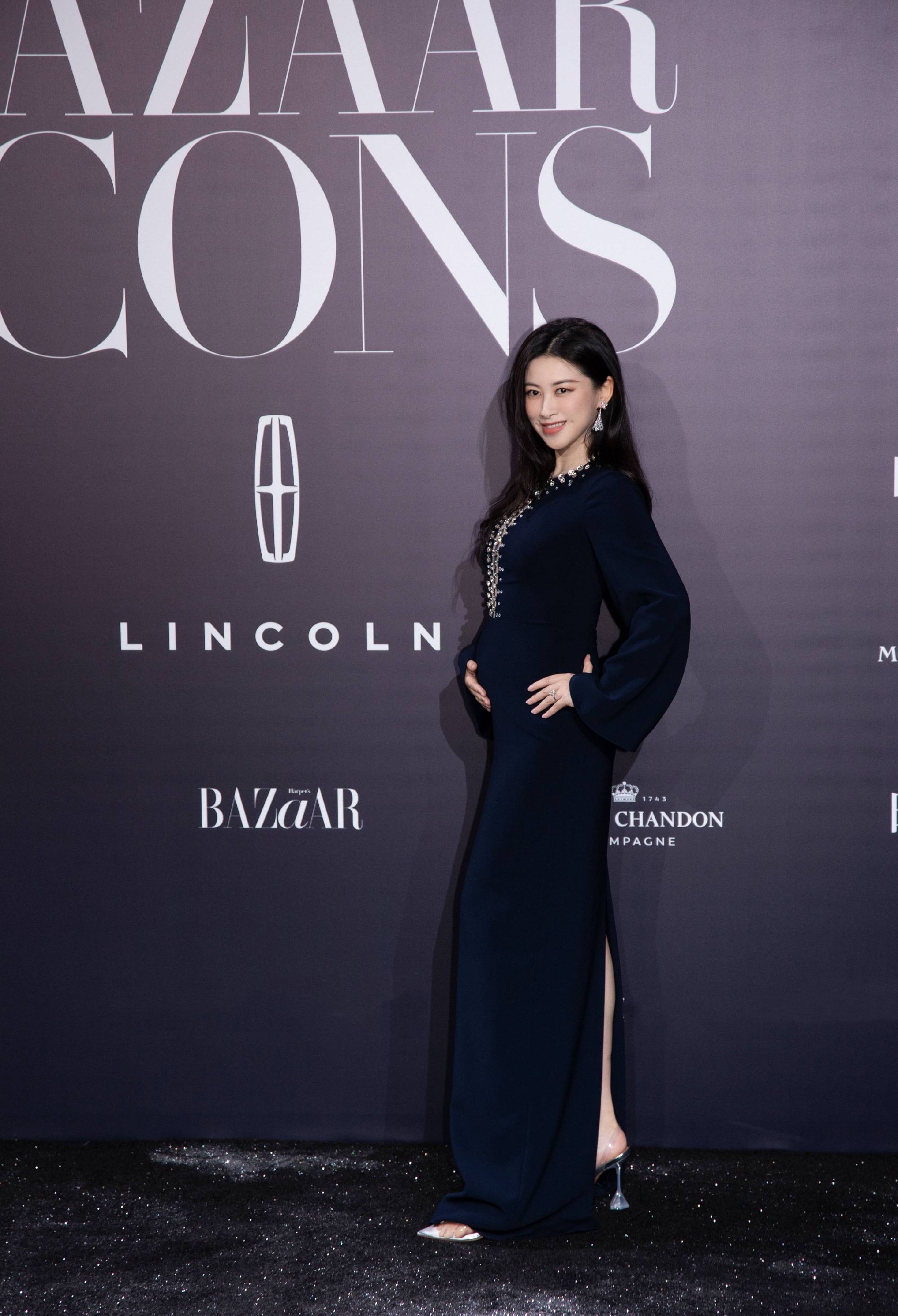 全员惊艳的芭莎红毯这两条裙子美得最瞩目