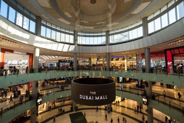 世界上最大购物中心：面积相当于200个足球场，逛完要八天八夜
