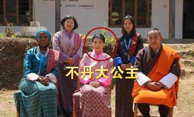 不丹王后心软了，配合国王拍摄4月王室挂历，夫妇终于重归于好