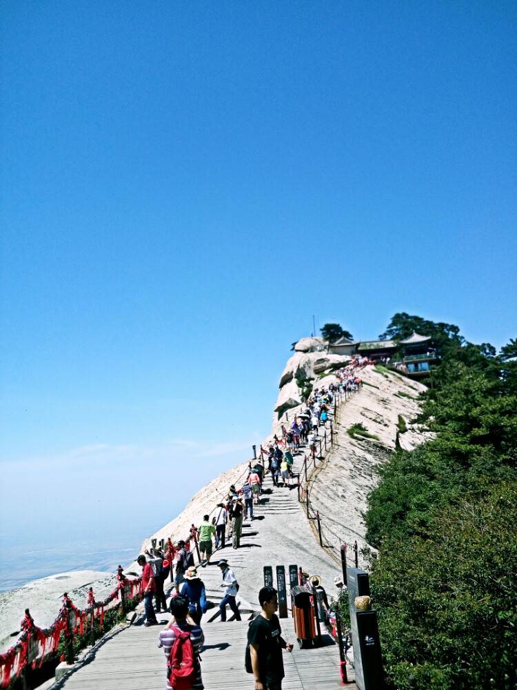 陕西私藏了一座名山，爬山难如登天，却吸引了众多游客！