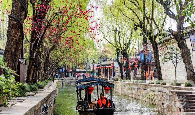 中国最富有的江南古镇，商贾巨富云集，不是乌镇，你知道是哪吗？