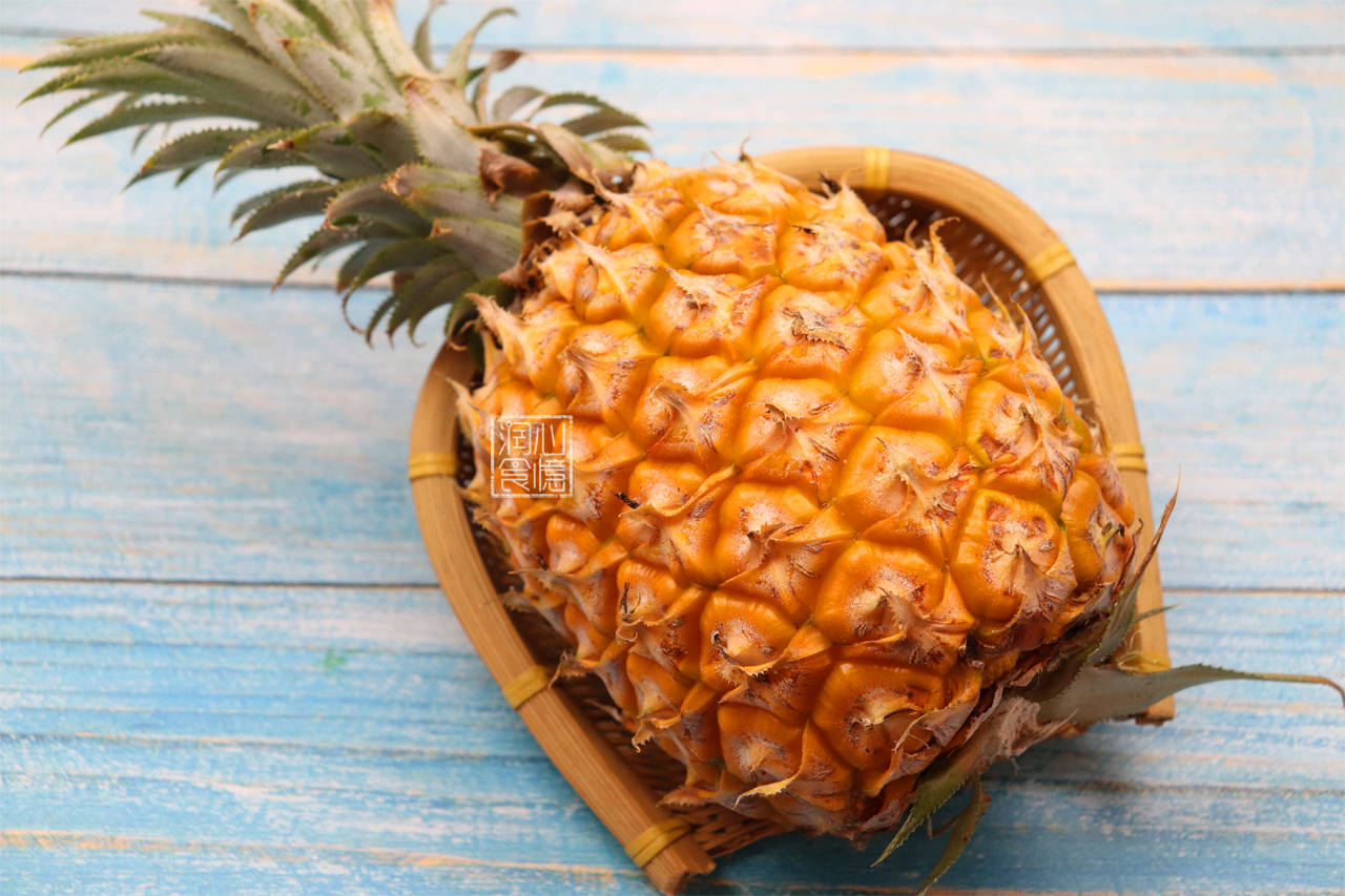 菠萝是什么季节的水果 - 花百科