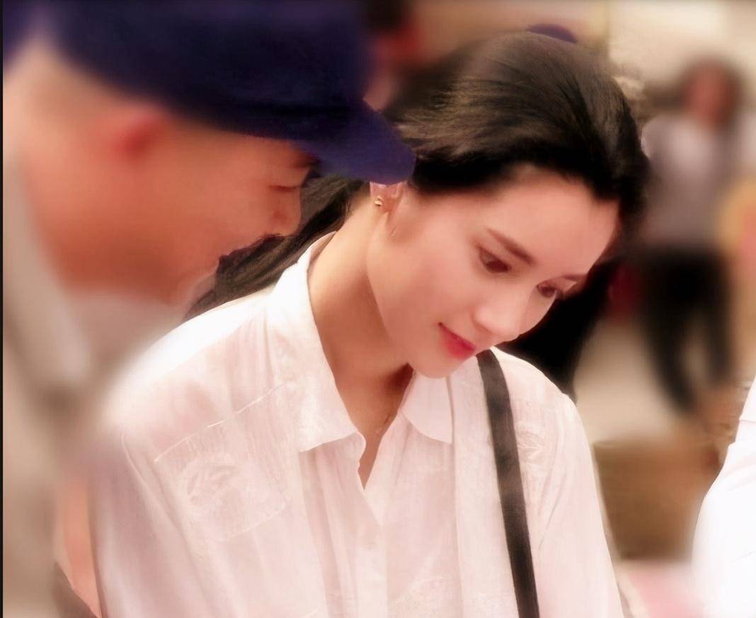 三级女星郑艳丽住院患厌食症近照枯槁曾在快餐店当服务生