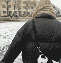 原创
弟兄们快跑吧,这个人有点二