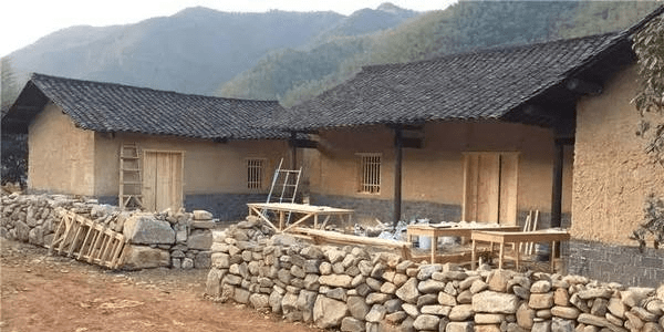 俗语"垒墙不垒墙上墙,盖屋不盖滴泪屋",老祖宗传下来的讲究!