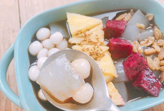 不会手搓冰粉,试试用红薯粉做的水晶糕,口感q弹,步骤简单_水开