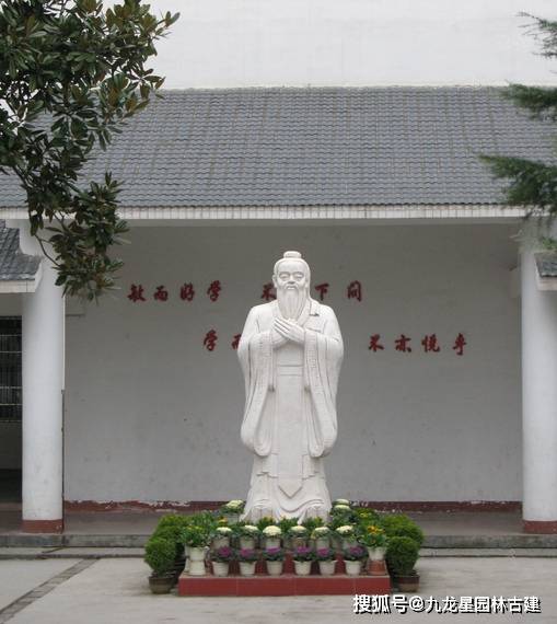 校园摆放孔子雕像的寓意及孔子的文化历史传承