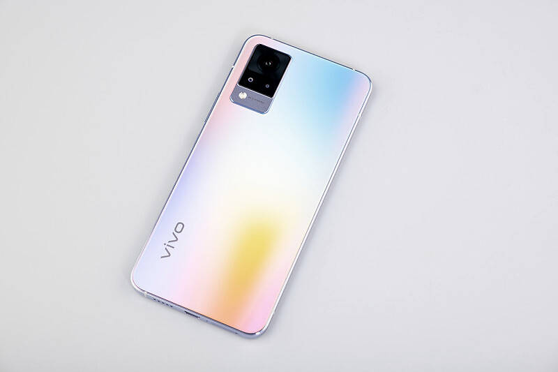 美颜|听说vivo S9是“自拍之王”，小姐姐用过后却说……