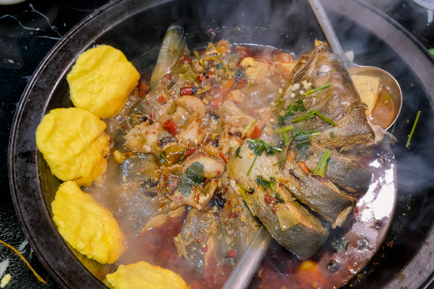 摩天轮下的东北铁锅炖,是不是会更浪漫好吃呢?_玉米饼