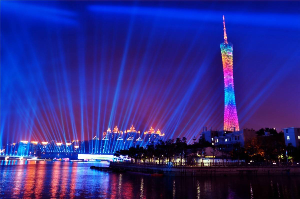 为什么25岁以后的年轻人看到广州珠江新城夜景没有了感觉？
