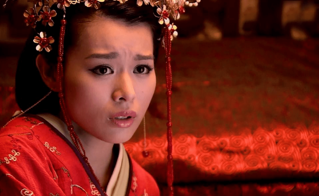 2009年拍摄《美人心计》的胡杏儿,正式踏入内地的娱乐圈,并迅速打出