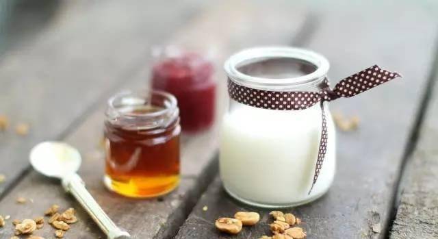 胃酸多吃什么牛奶 2823e0bcb2464e3b8c34a9af9aa77794.jpeg