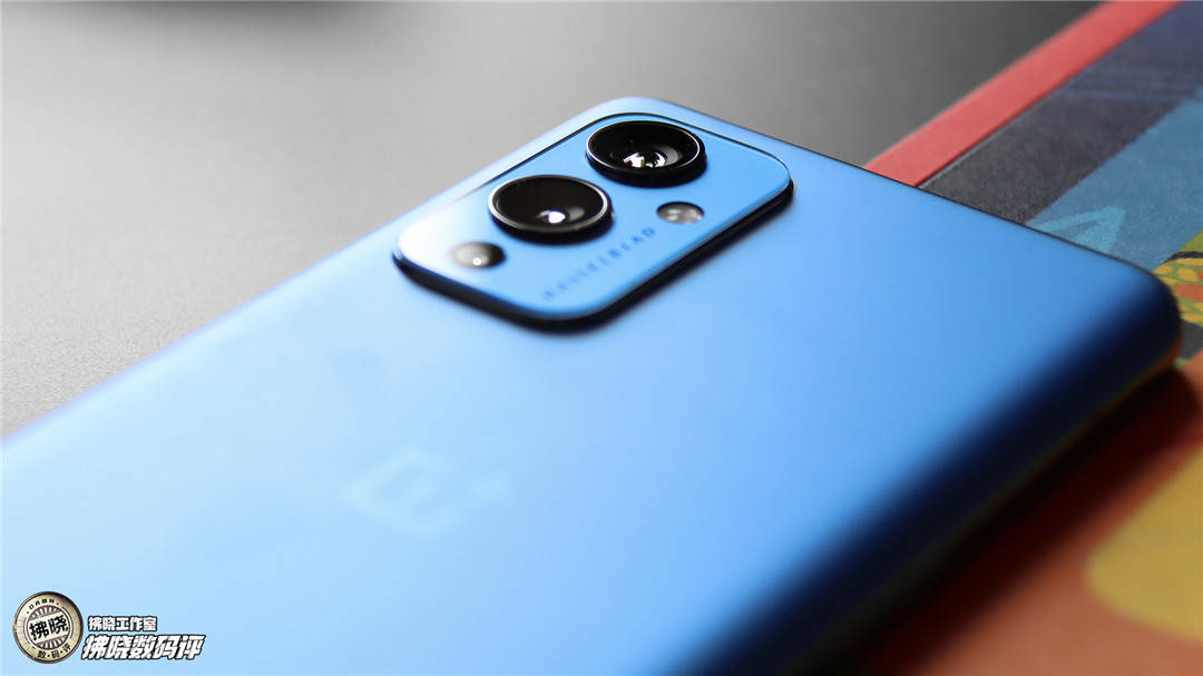 机友|一加9评测！在海外网友眼里，能让他们换掉iPhone的手机就是它？