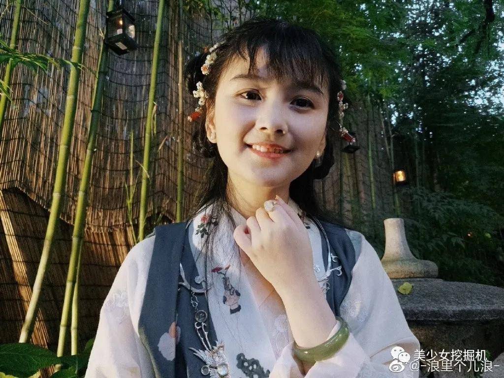 这位神秘漫画家，顶着少女脸竟然已经40了！_夏达