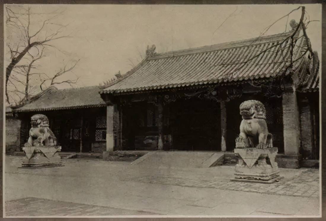 恭王府旧照从咸丰二年(1852年)入住恭王府至光绪二十四年(1898年)病逝