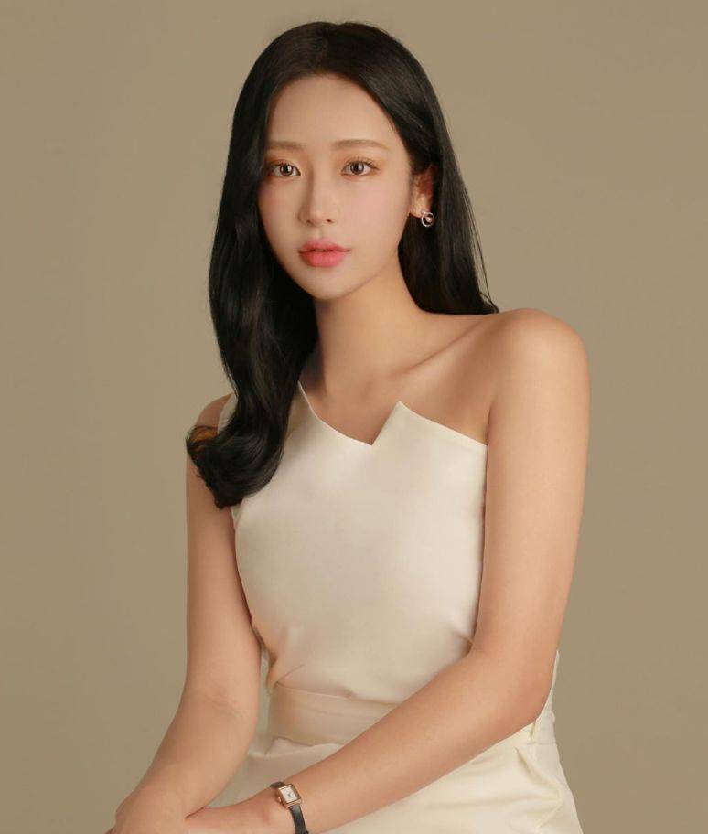 颜值最高的美女网红 01f73d18b496462089b4954eff3f45d7.jpeg