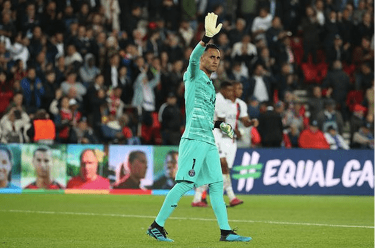 连续两场欧冠完成扑救10次,巴黎4亿锋线都不及他重要!_纳瓦斯