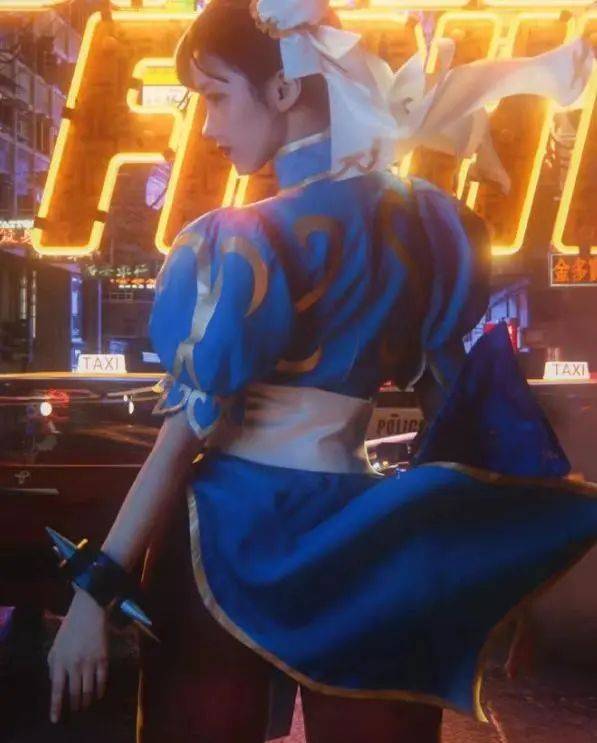 半藏森林cos春丽上线,茶艺鼻祖复出了,搜查官造型太迷人!